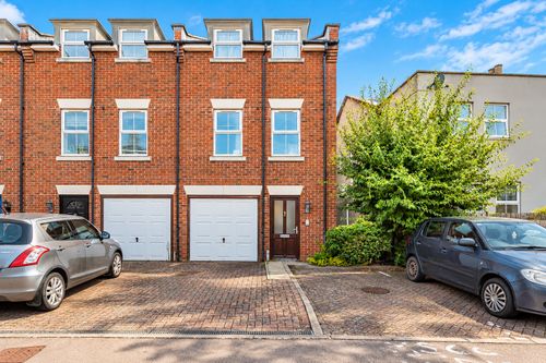 Property Image 0